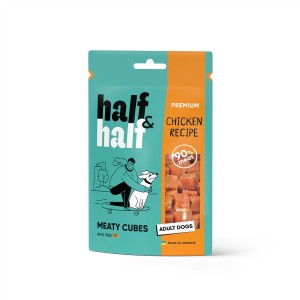 Ласощі для собак Half&Half у формі м'ясних кубиків з куркою, 100 г Ласощі для собак Half&Half у формі м'ясних кубиків з куркою, 100 г