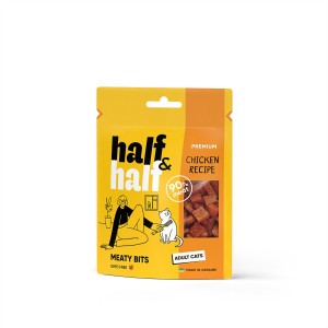 Ласощі для котів Half&Half у формі м'ясних шматочків з куркою, 50 г Ласощі для котів Half&Half у формі м'ясних шматочків з куркою, 50 г